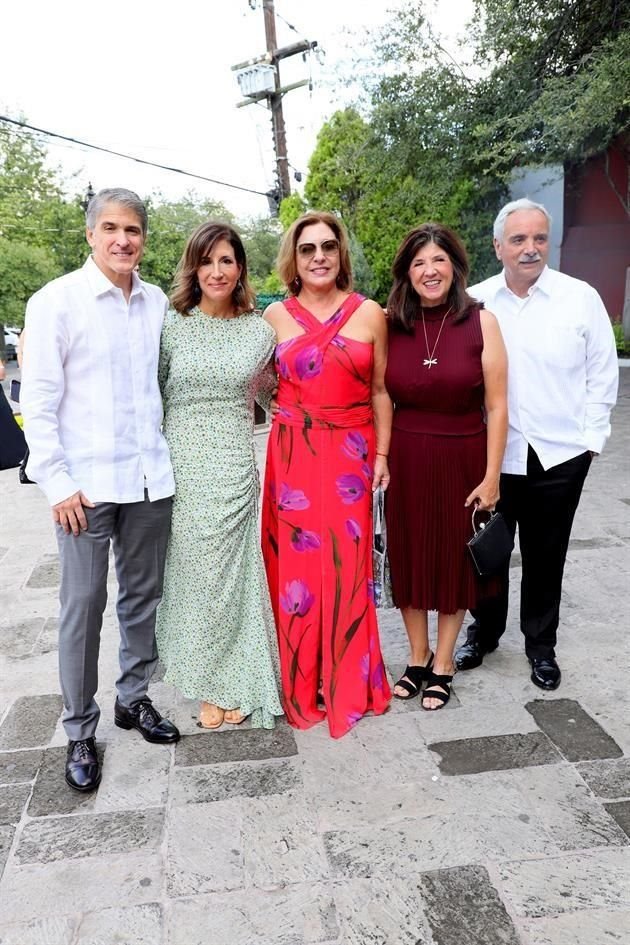 Jesús Herrera, Ana Padilla de Herrera, Cristina Canavati, Verónica Martínez de González y Horacio González