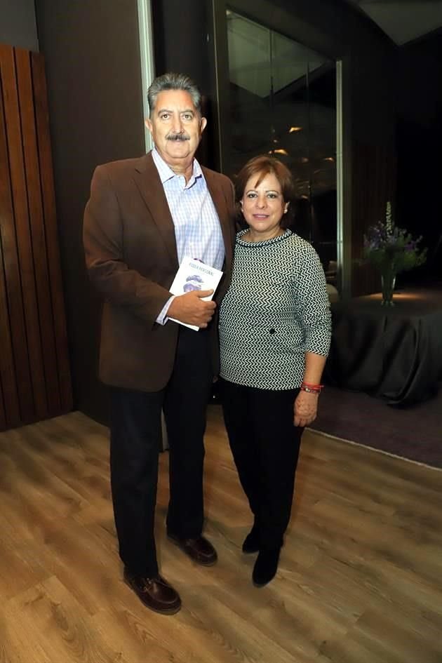 Eduardo Sáenz Sepúlveda y Patricia LevI