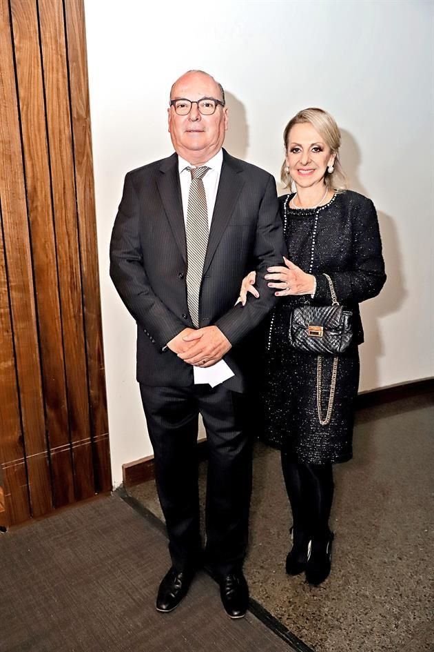 Marianao Gutiérrez y Virgina Llaguno de Gutiérrez