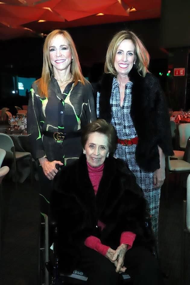 Mary Meyer, Magaly Meyer y María Aurora Guzmán de Meyer