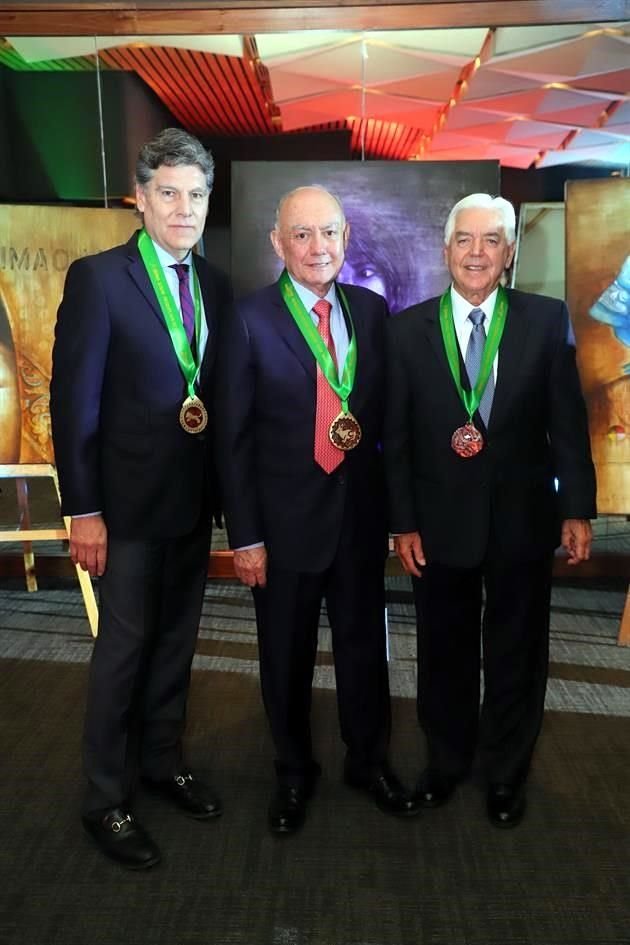 Alfredo Cano, Manuel Muñoz y Hugo Martínez