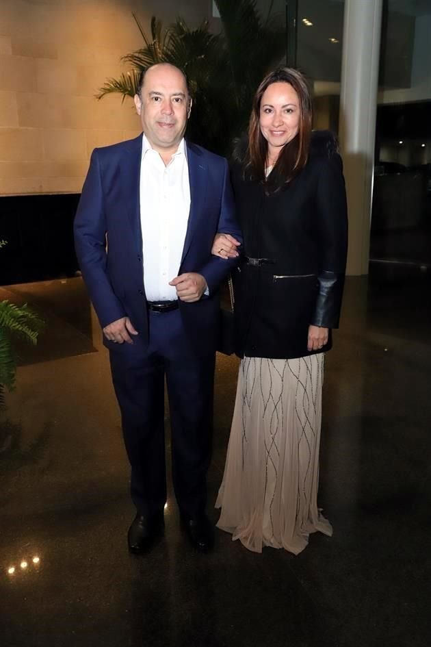 Víctor Romero y Dulce Gavino