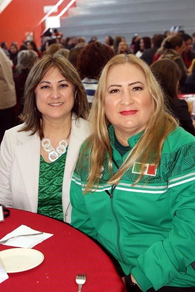 Laura Arguirópulos  y Elsa González