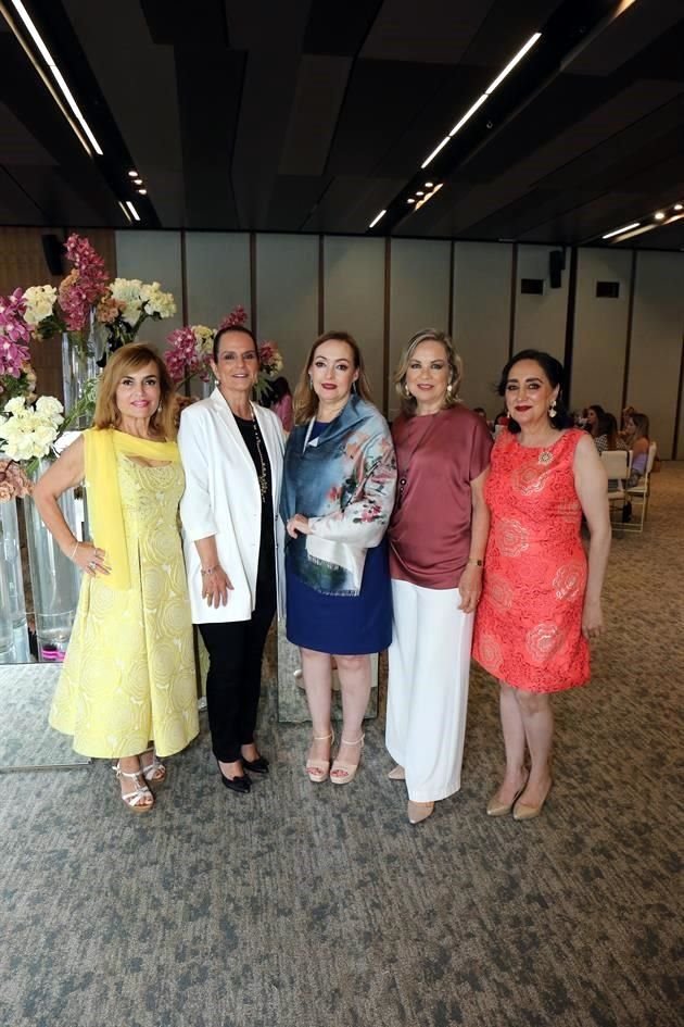 Verónica Villarreal de Escamilla, Irma Botello de González Sada, Estela Páez, Gabriela Medrano y Elsa Rodríguez Flores