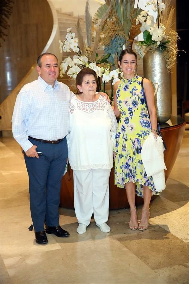 Jorge Maldonado, Nelly Montemayor e Irma Ravize de Maldonado