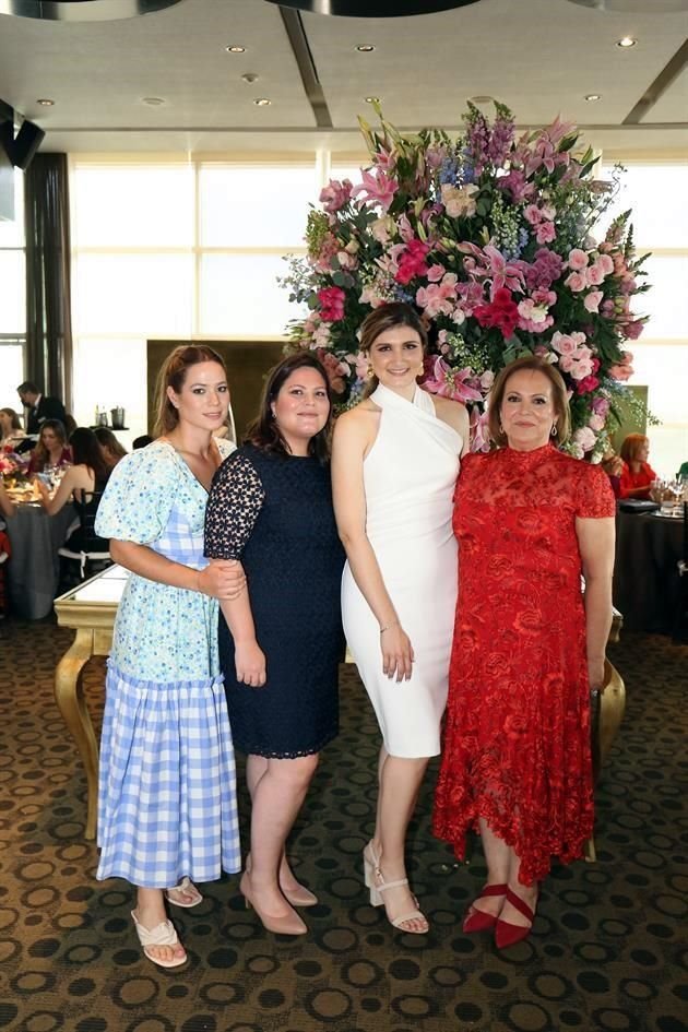 Mariana Torres de López, Claudia Torres Garza, Katia Marcos Villarreal y Graciela Garza de Torres