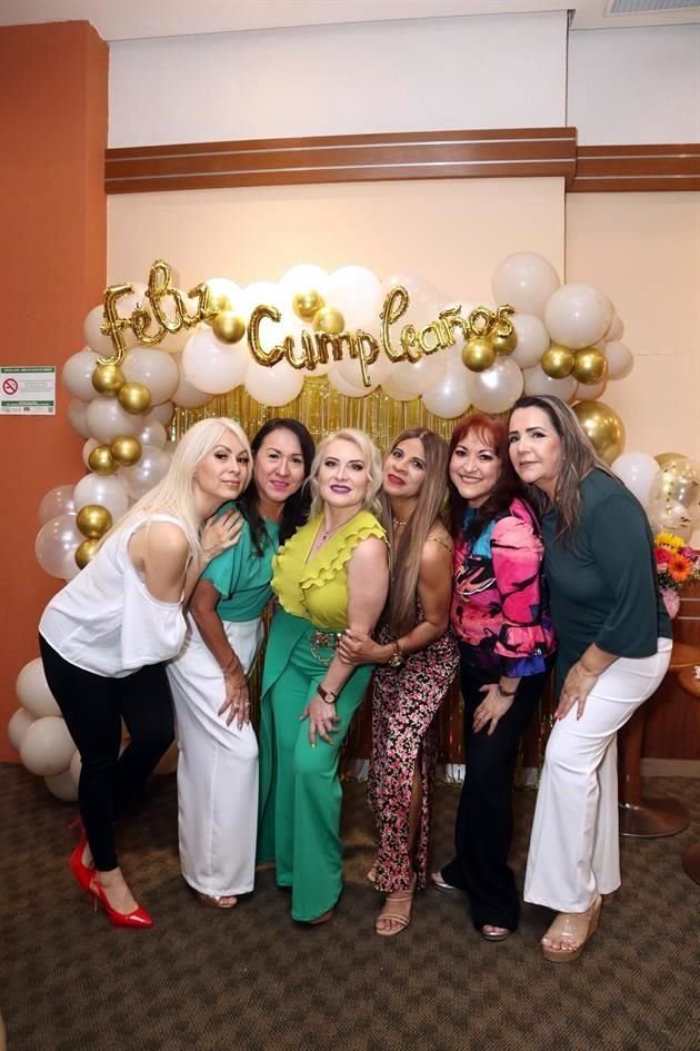 Claudia Lozano, Fina Romero, Norma Estupiñán, Karina Leija, Cory Chávez y Lety Rendón