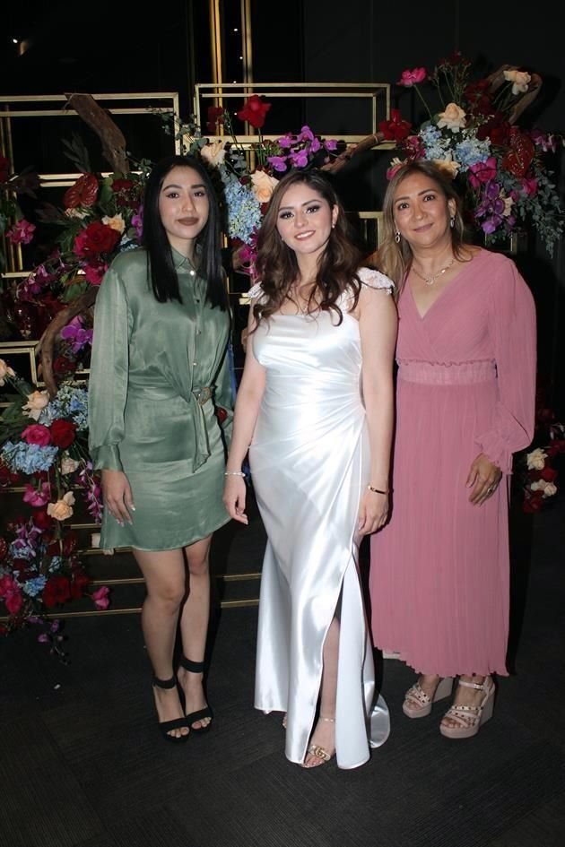 Samara López, Lizbeth Cárdenas Vargas y Guadalupe Chávez