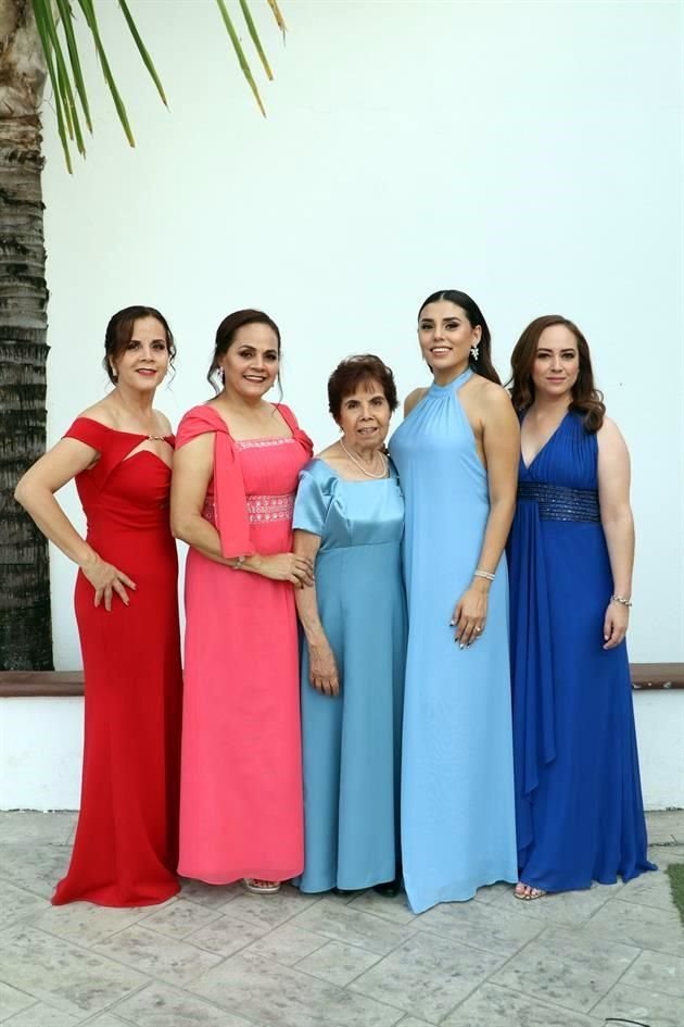 Irma Cruz, Cristina Cruz, Irma Martínez, Linette Cavazos y Nelly Sáenz