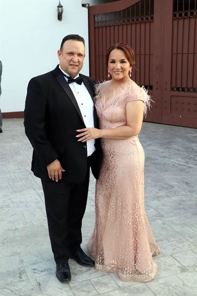 Gabriel González y Nancy Cortés