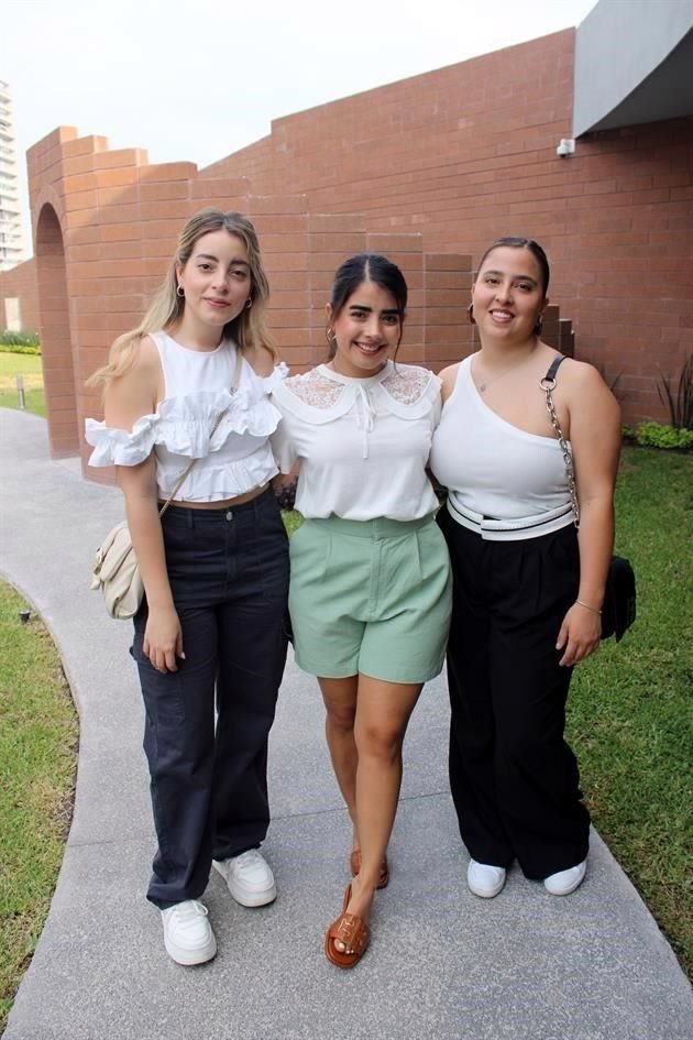 Krizia Moreno, Denisse Orpinell y Jessica Hernández