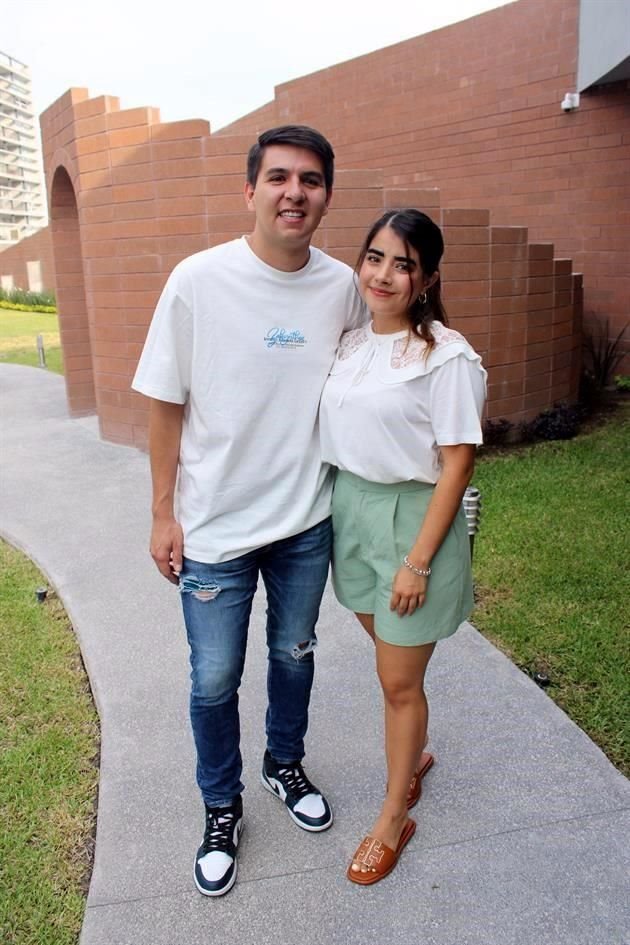 Rogelio Viera y Jessica Hernández