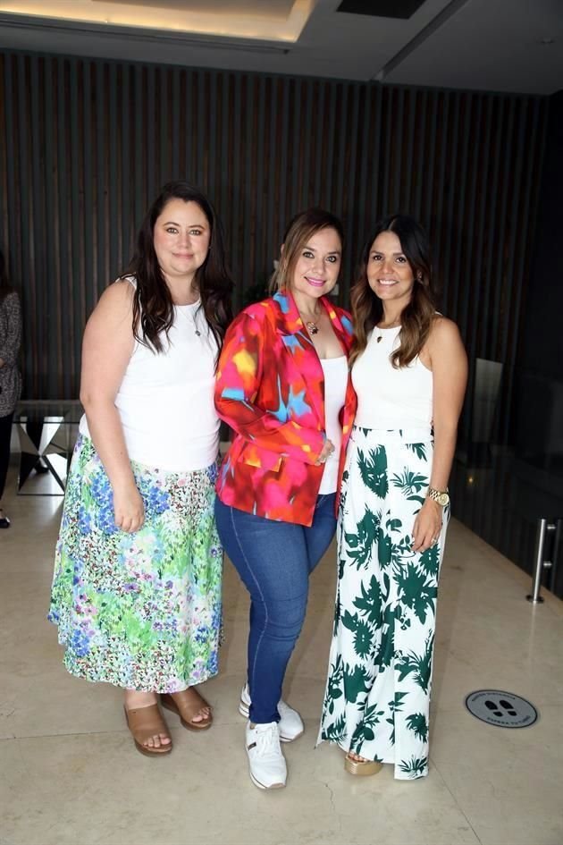 Adriana de Ballesteros, Fanny González y Mónica Sierra