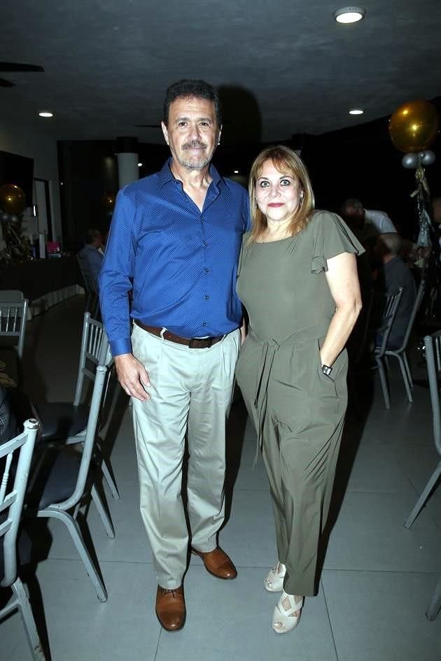 Renato Villarreal y Mima Martínez