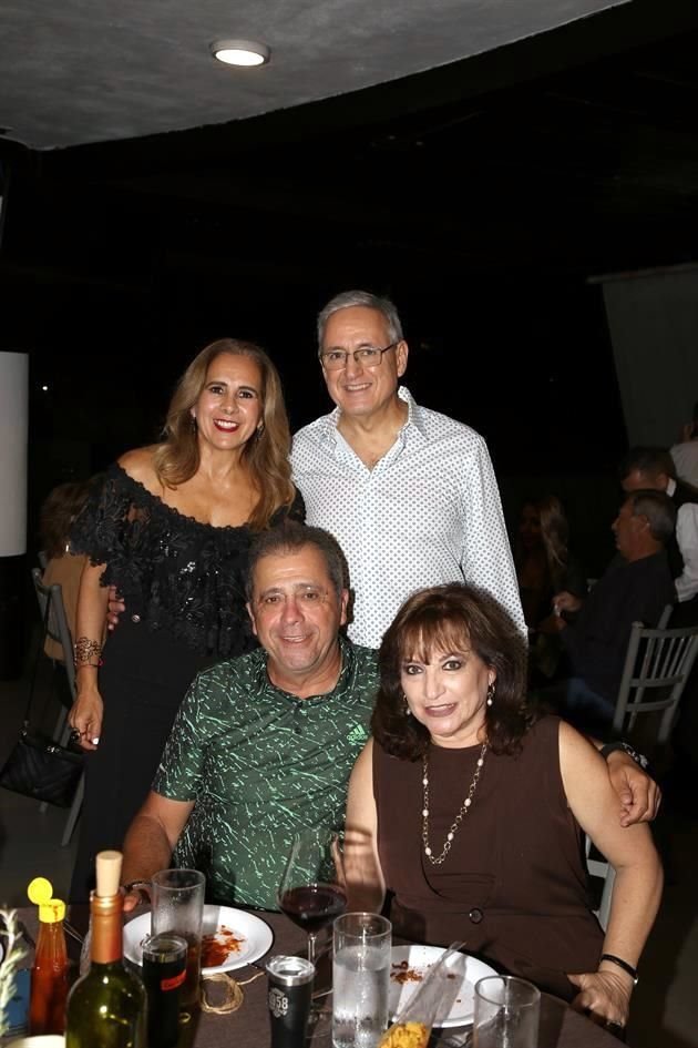 Adriana González, Enrique Hurtado, Carlos González y Martha Villarreal