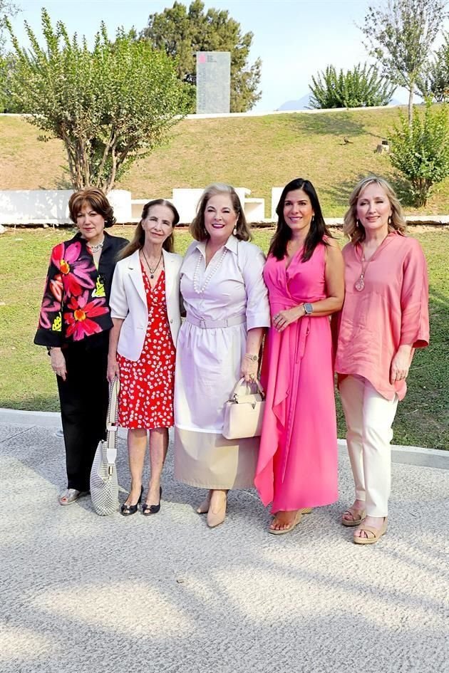Sofía Leticia Morales, Amparo Espinosa Rugarcía, Liliana Melo de Sada, Lorenia Canavati y Sofía Segovia