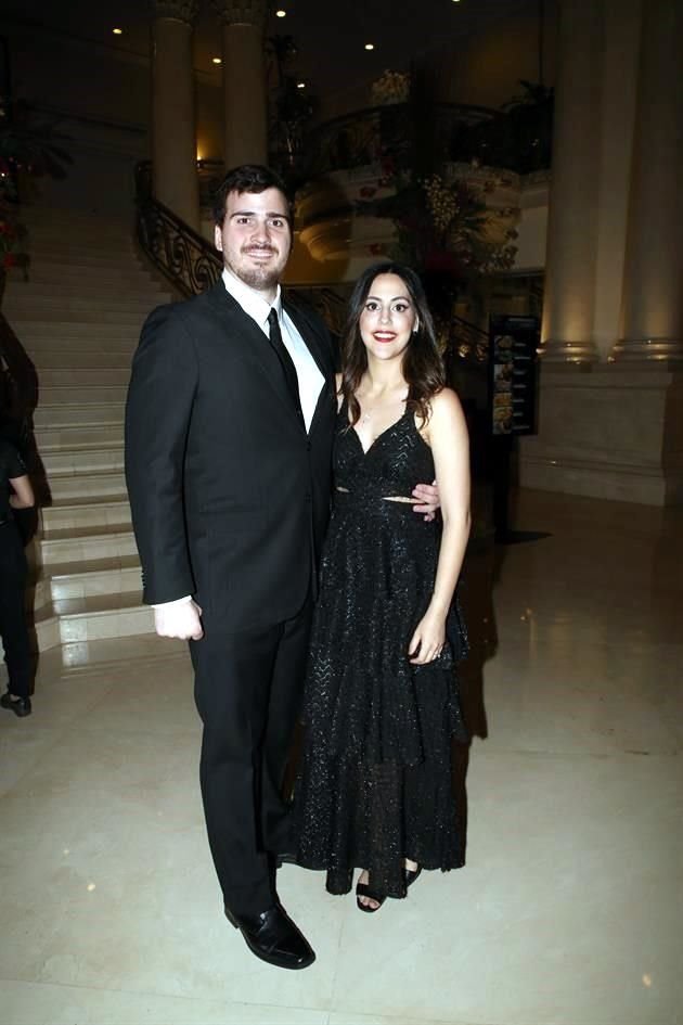 Adrián Perez y Sofía Villarreal