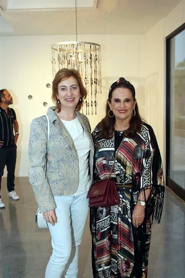 Martha Sañudo y Elvira Lozano de Todd