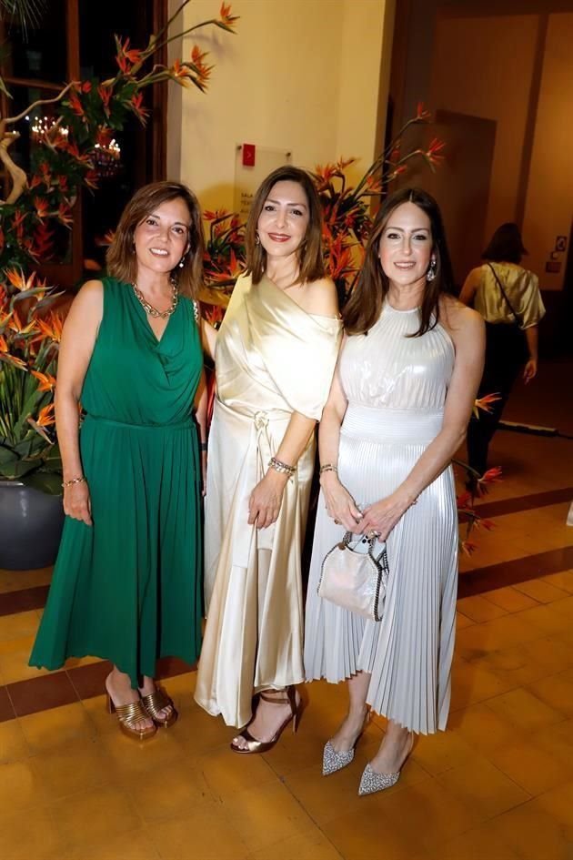 Rosario Canales, Fernanda Herrera y Karina Herrera