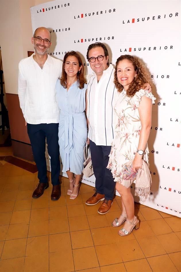 Miguel Treviño, Irene Ovalle de Treviño, Adrián Estrada y Gaby Marroquín
