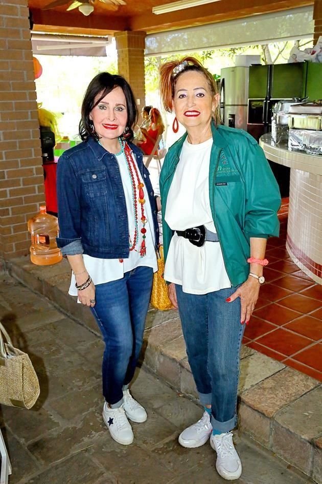 Margarita González de Berchelmann y Carmen Herrera