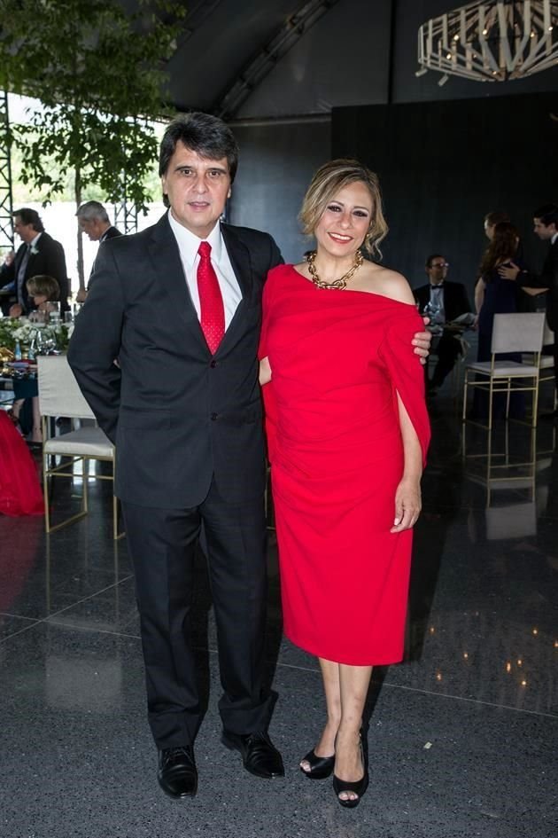 Oscar Olivares y Araceli Treviño de Olivares