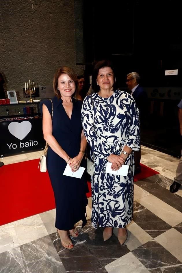 Mónica de Valdez y Lourdes Rebollo