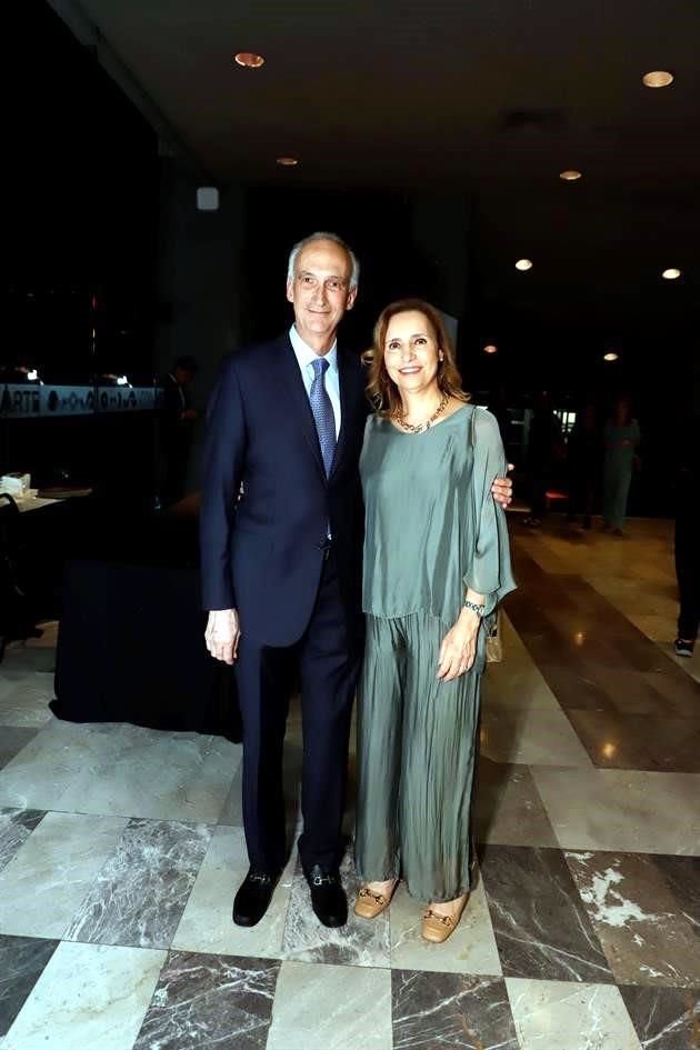 Ricardo del Valle y Alejandra Salinas de Del Valle