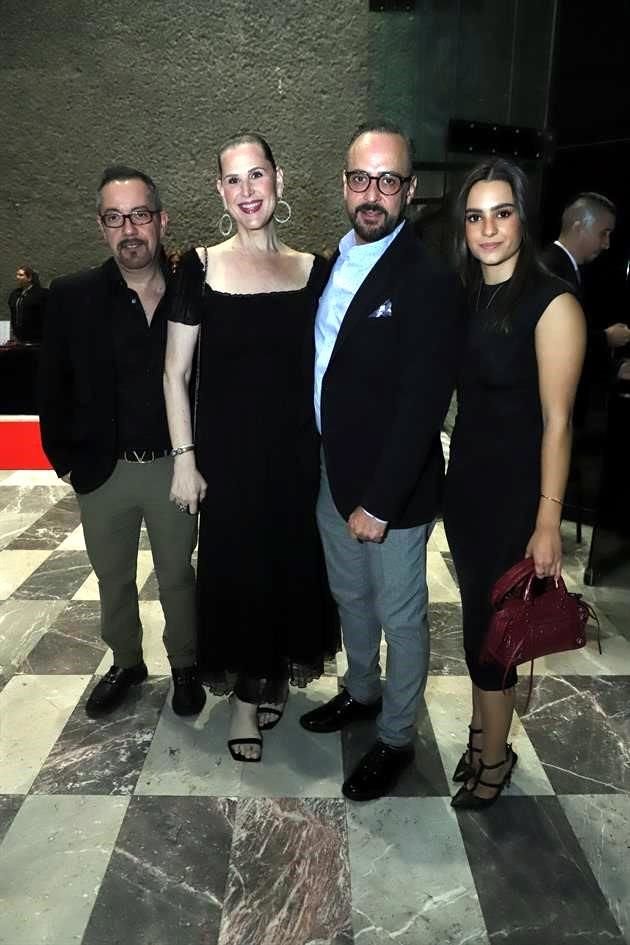 Carlos Barragán, Tania Chontkowsky, Jerry Barrios y Marité Barrios