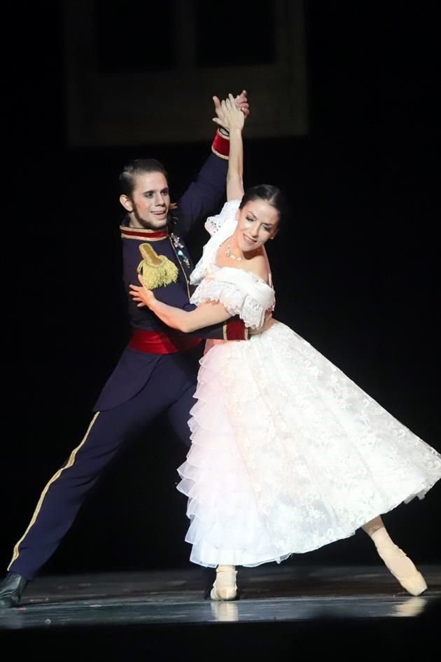 Aspecto de la obra Carlota y Maximilano del Ballet de Monterrey