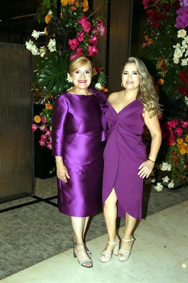 Rosaycela Garza de González y Nelly Montelongo de Salinas