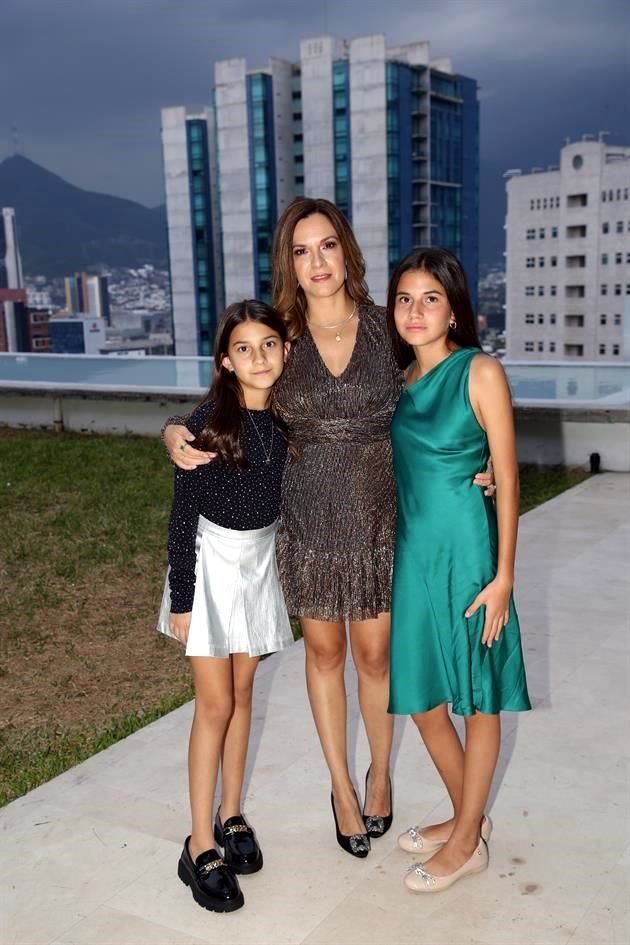 Raquel Tamez, Pamela González de Tamez y Viviana Tamez