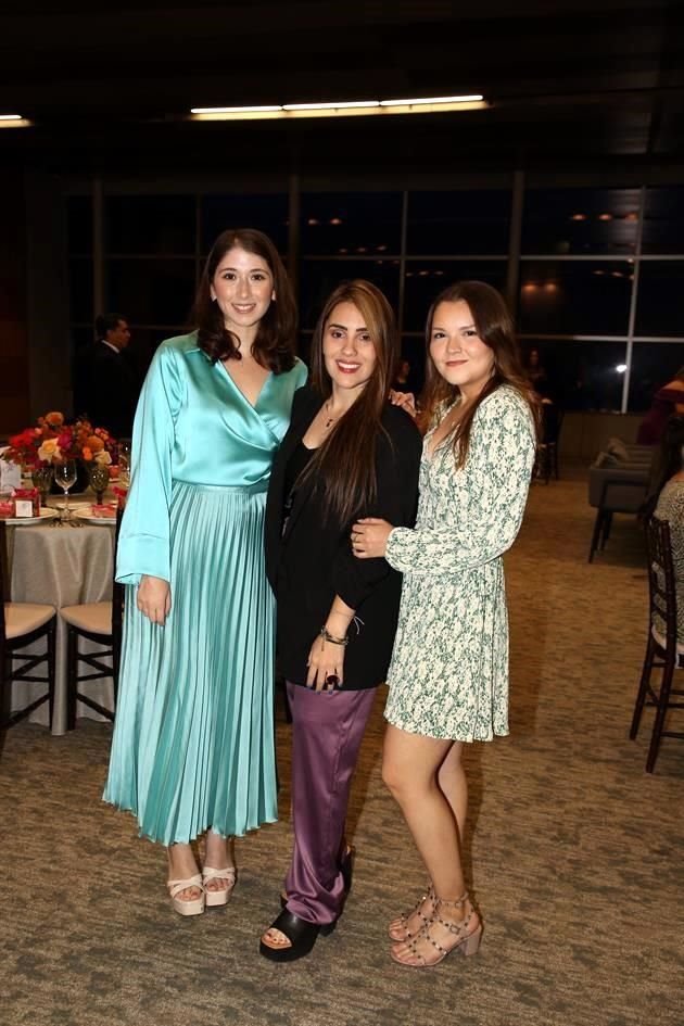 Bárbara Arrayales, Mariann Ruiz y Alejandra Valdés