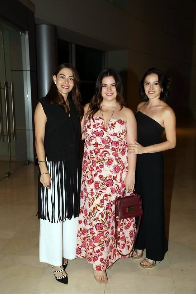 Karla Ramos, Valeria Paras y Adriana García