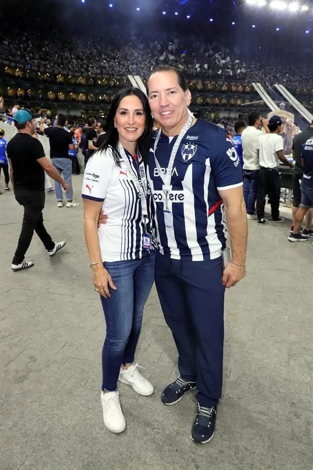 Claudia Rodríguez de Barrera y Hugo Barrera
