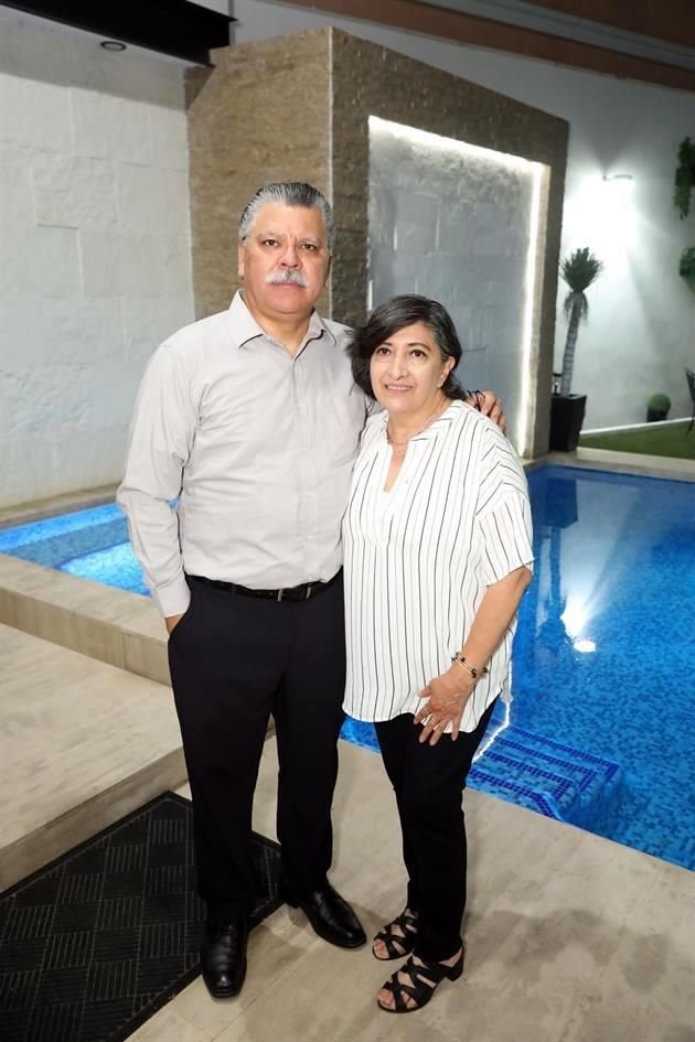 Guillermo Gómez y Lourdes González