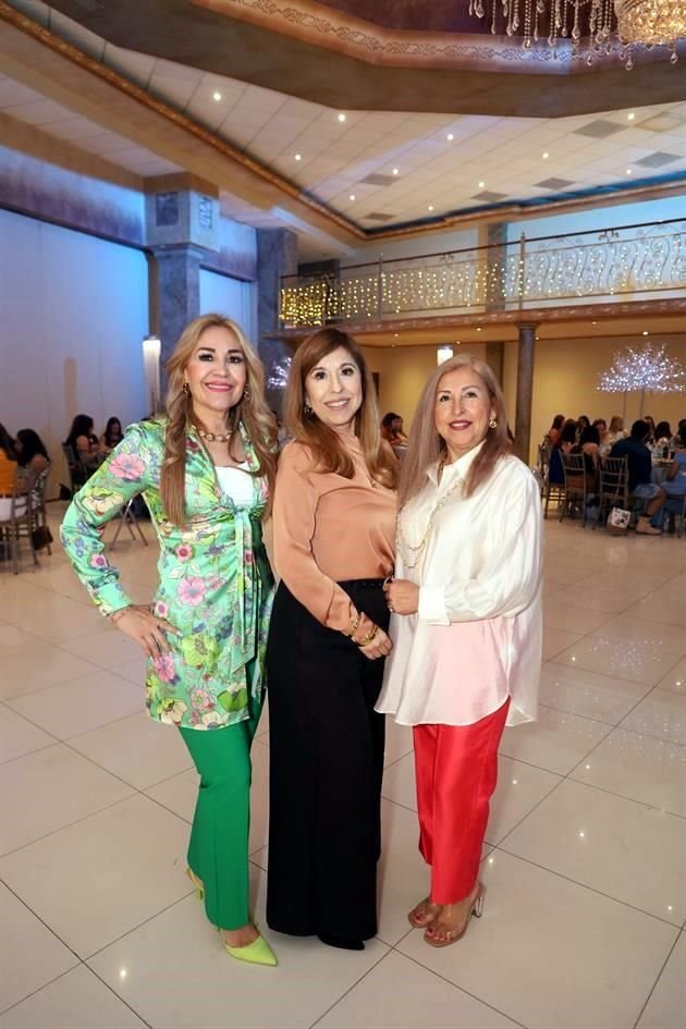 Sandra Torres de Ruiz, Mirthala Botello y Mary Flores