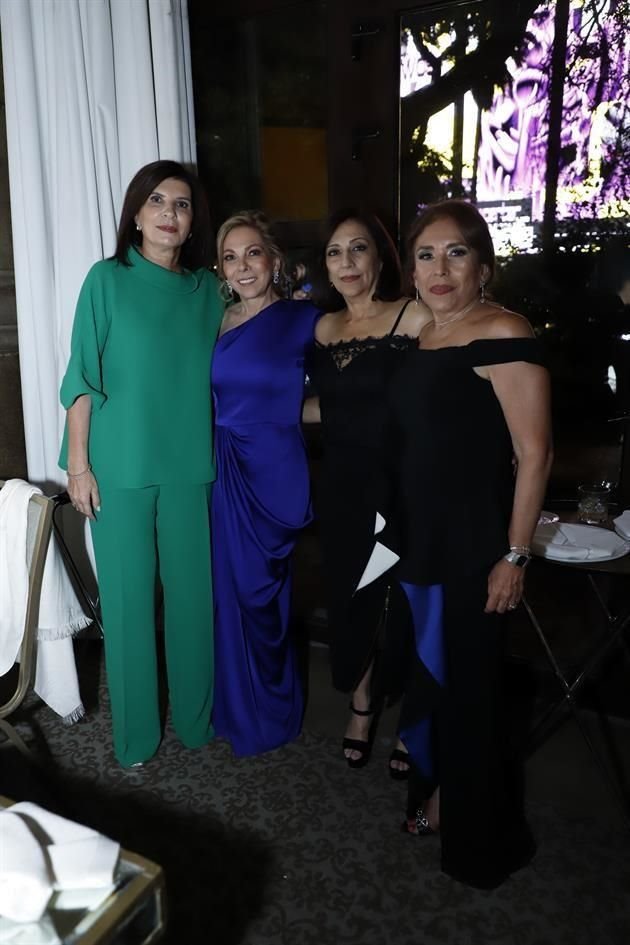 Patricia Zablah, Connie Méndez, Lourdes Kalifa de Martínez y Alejandra Medina