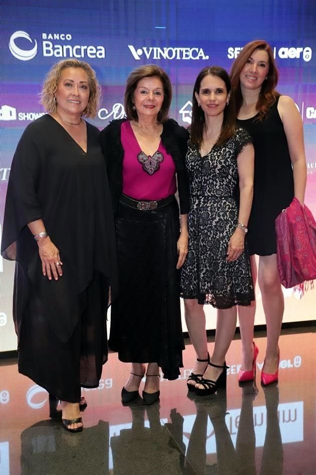 Consuelo Ibarra de Garza, Alicia Navarro de Martínez, Cristina Ruiz y Ani Treviño