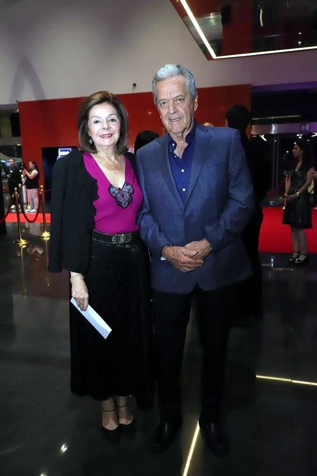 Alicia Navarro de Martínez y Jorge Martínez