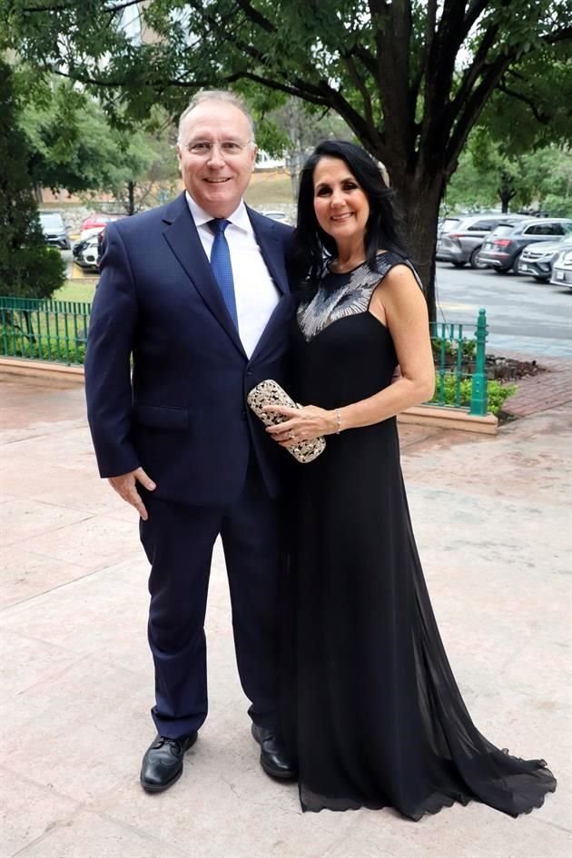 Luis Gerardo Quintanilla y Leticia Martínez de Quintanilla