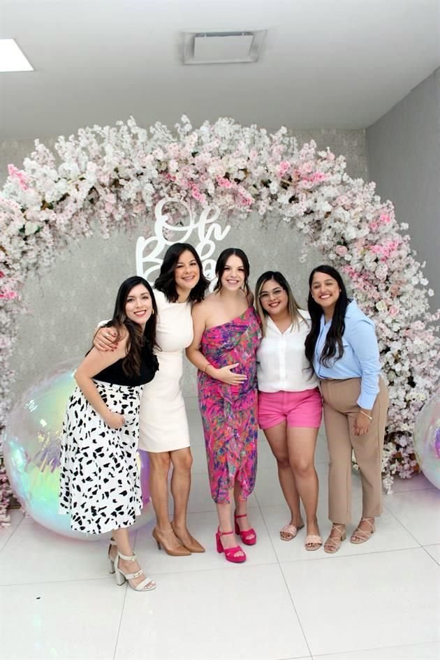 Lis Cisneros, Sandra Alatorre, Ale García, Linnet de la Fuente y Abigail Reyes