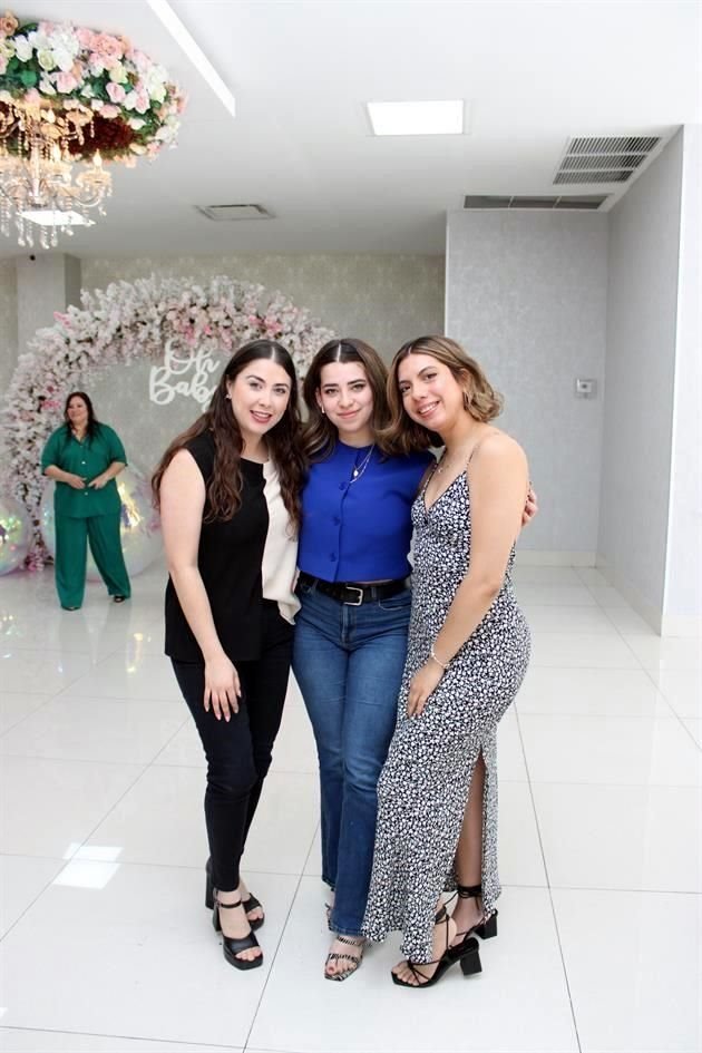 Karen González, Katty Domínguez y Maritere García