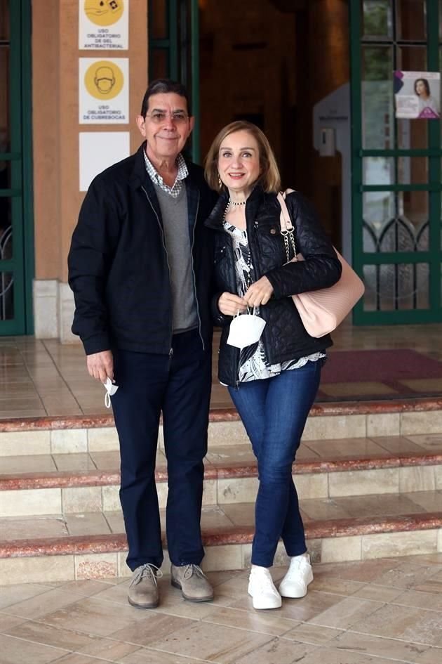 Sergio Gutiérrez Cantú e Ivonne Flores de Gutiérrez