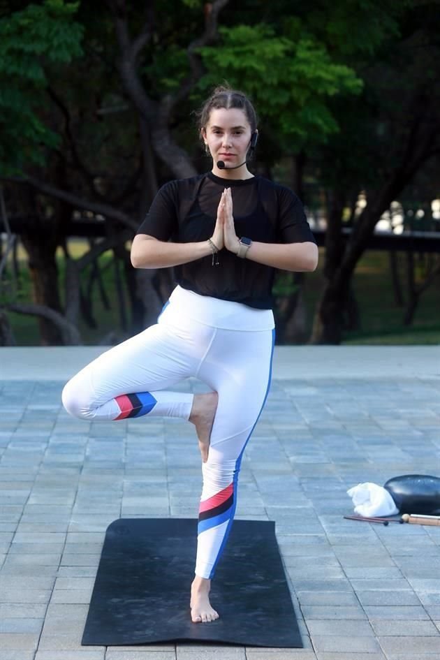 Jimena de la Peza, maestra de Yoga