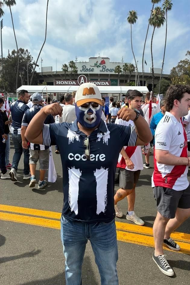 Así se vivió el ambiente afuera del Rose Bowl en el RIver-Rayados.