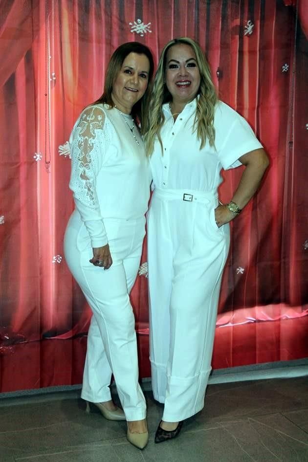 Mónica Villarreal y Dulce Toy