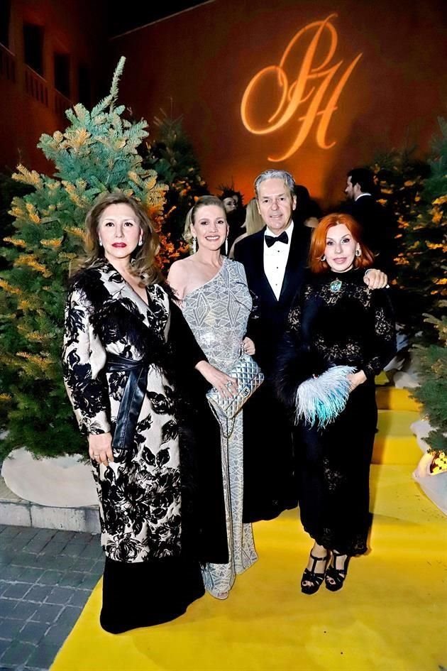 Yolanda Ayala, María Elena Rodríguez, Mauricio Escámez y Laura Barrera