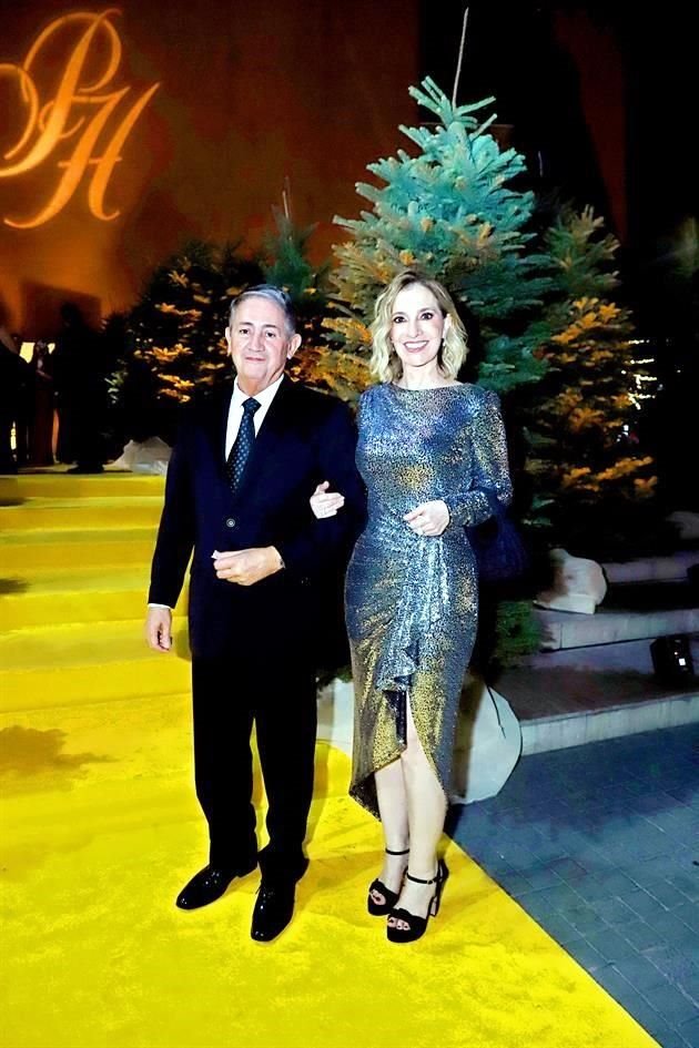 Héctor Garza y Mayela González