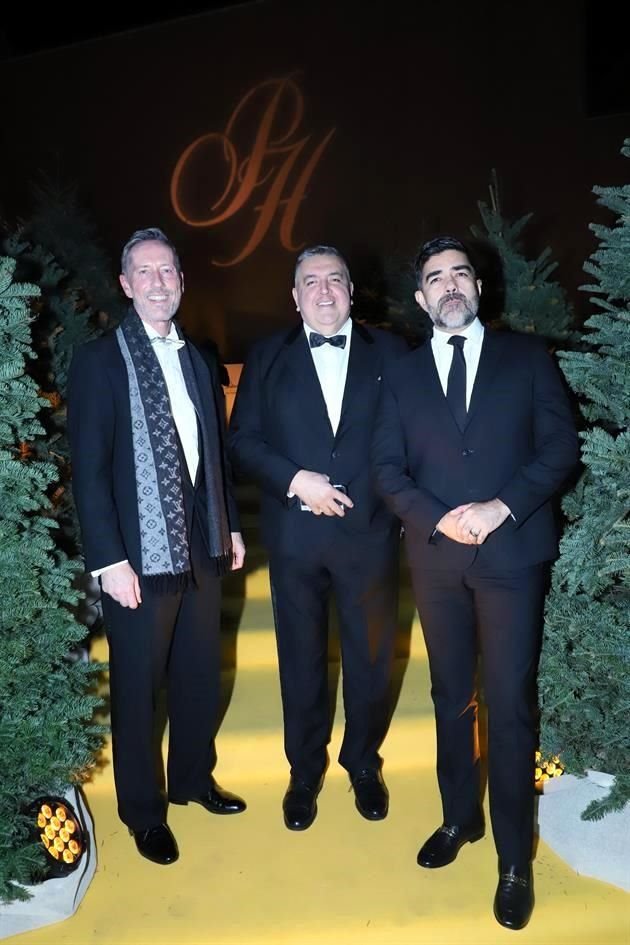 Werner Hirschi, Rodrigo Flores y Emmanuel Rodríguez